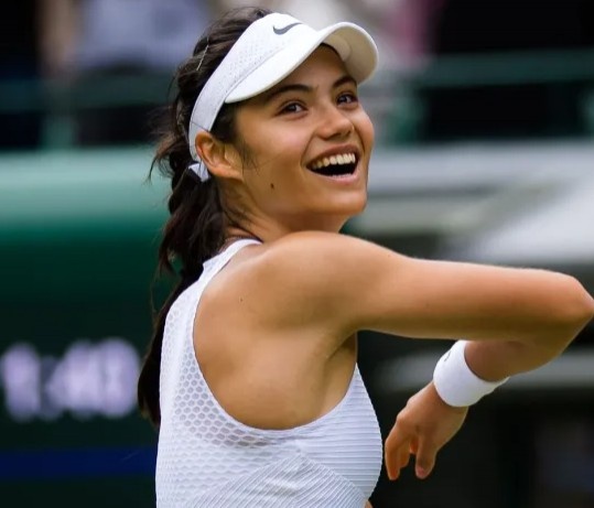 斯在场上的 斯在场上的